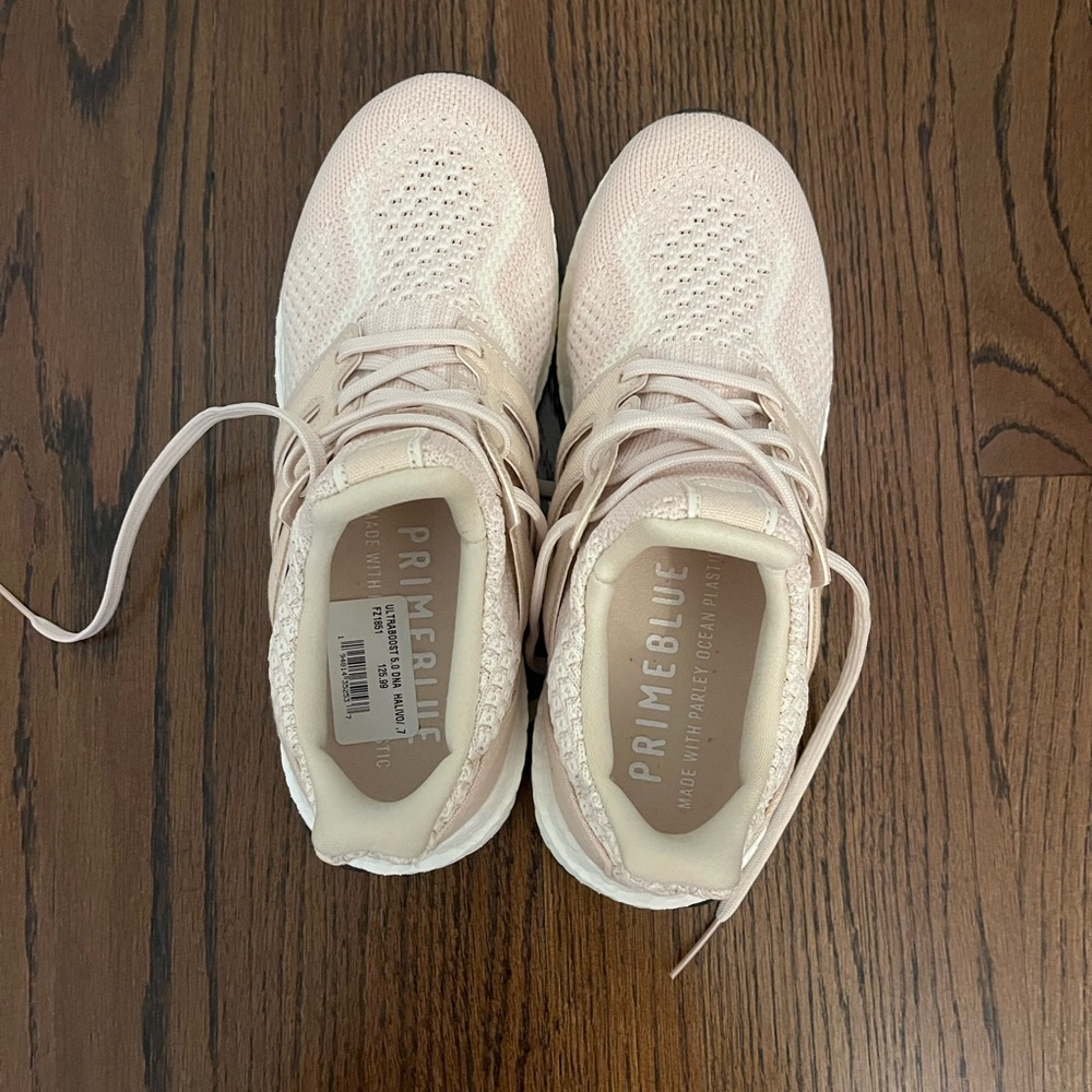 NEVER WORN Adidas Size 7 Ultra Boost 1.0 Tennis Shoes